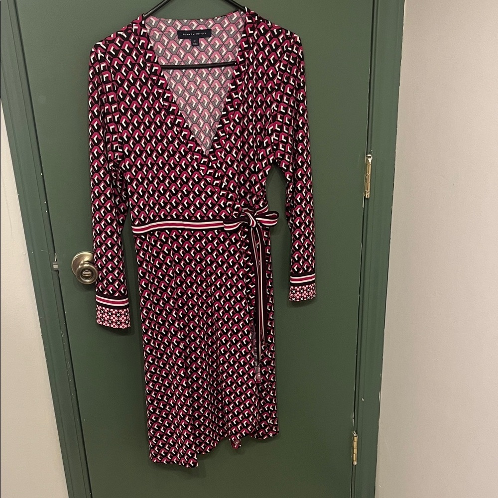 Tommy Hilfiger Black and Red Patterned Long Sleeve Dress